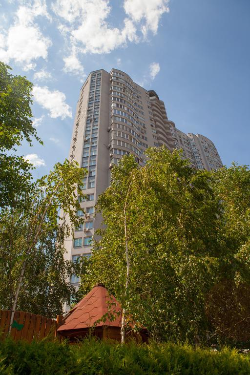 Apartment In 2 Min From Poznyaky Metro Station Kiev Luaran gambar