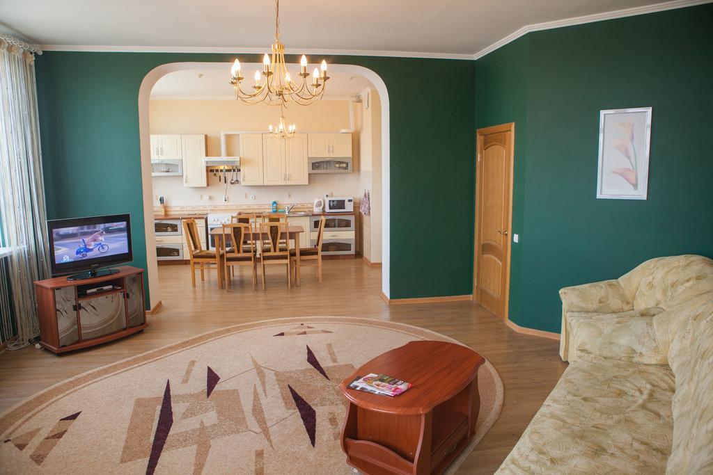 Apartment In 2 Min From Poznyaky Metro Station Kiev Luaran gambar