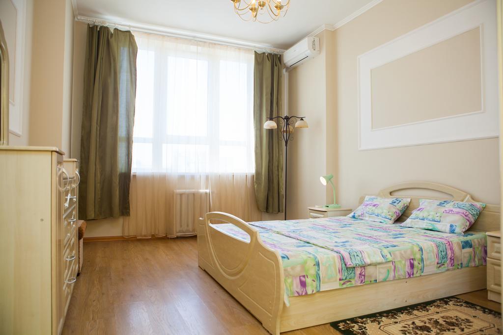 Apartment In 2 Min From Poznyaky Metro Station Kiev Luaran gambar
