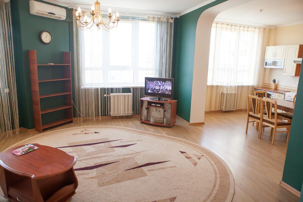 Apartment In 2 Min From Poznyaky Metro Station Kiev Luaran gambar