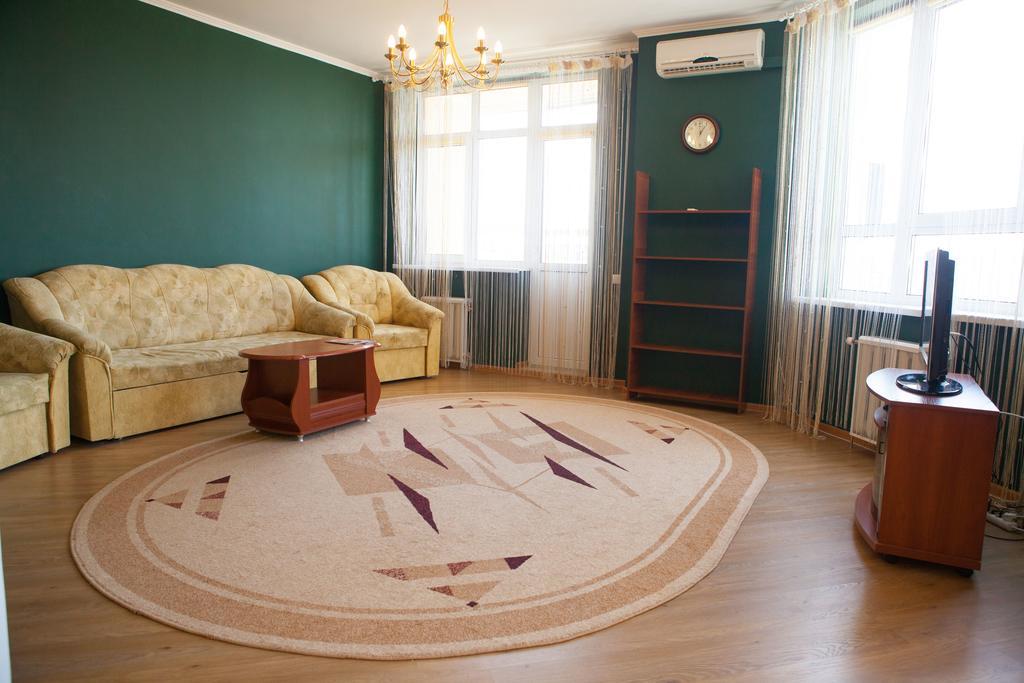 Apartment In 2 Min From Poznyaky Metro Station Kiev Luaran gambar